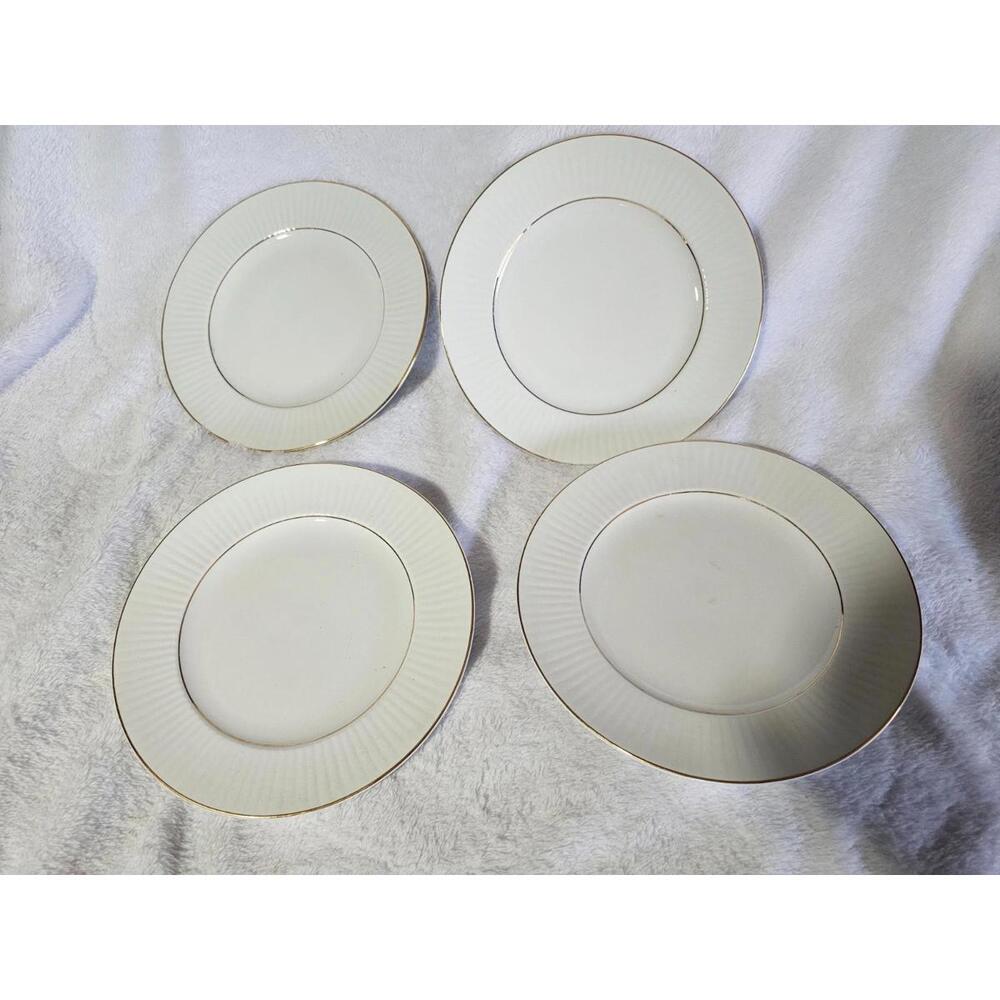 (Set of 4) Gibson Homeware Dessert Plates Gold Trim & White 7.5" Small Elegant